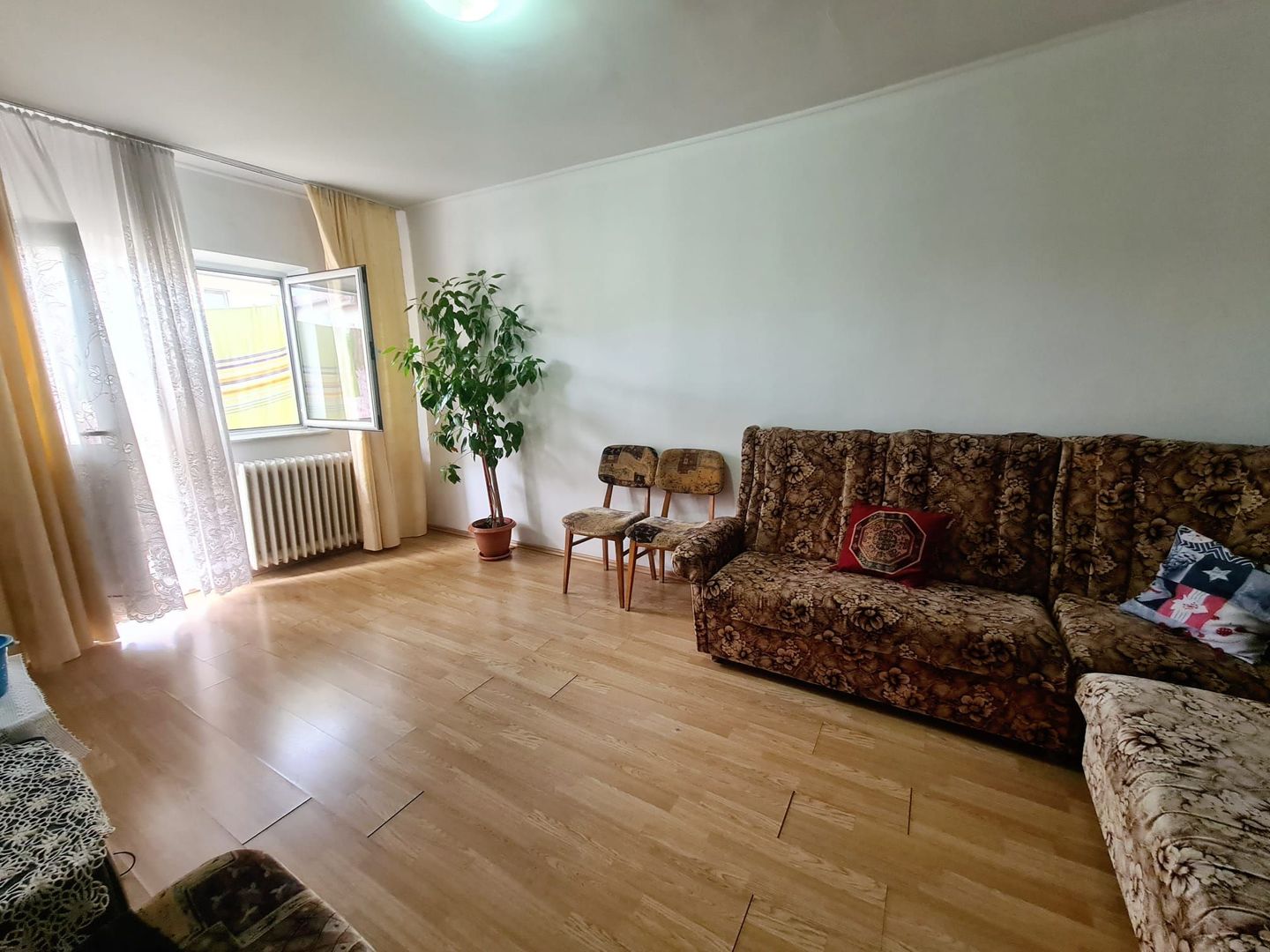 Apartament 3 camere - Centru - Etaj 4/5 - Poză 3