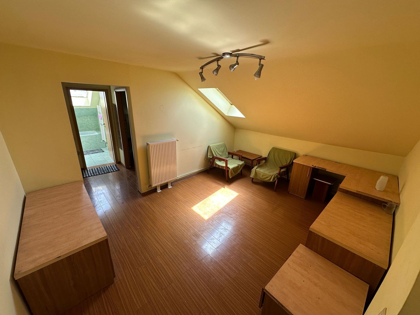 🏠 Vând apartament 2 camere la mansardă – 56.000 € (ușor negociabil) - Poză 4