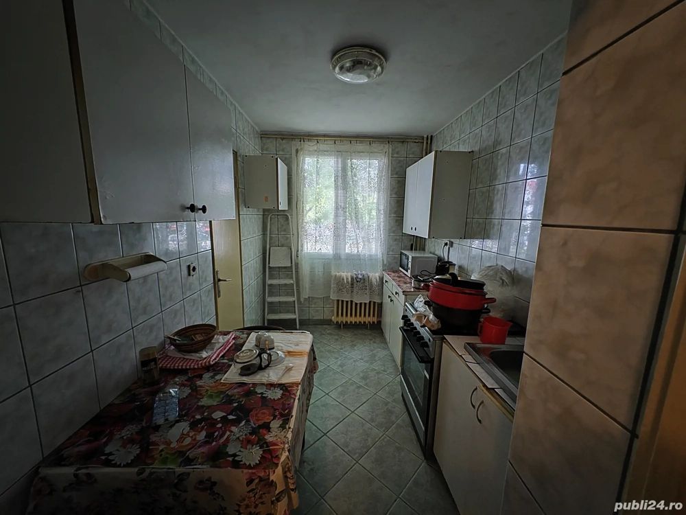 APARTAMENT METROU ZONA APARATORI PATRIEI - Poză 1