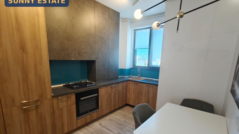 DE VÂNZARE — 2 CAMERE MOBILAT, B-DUL MAMAIA, ZONA DELFINARIU - Poză 4
