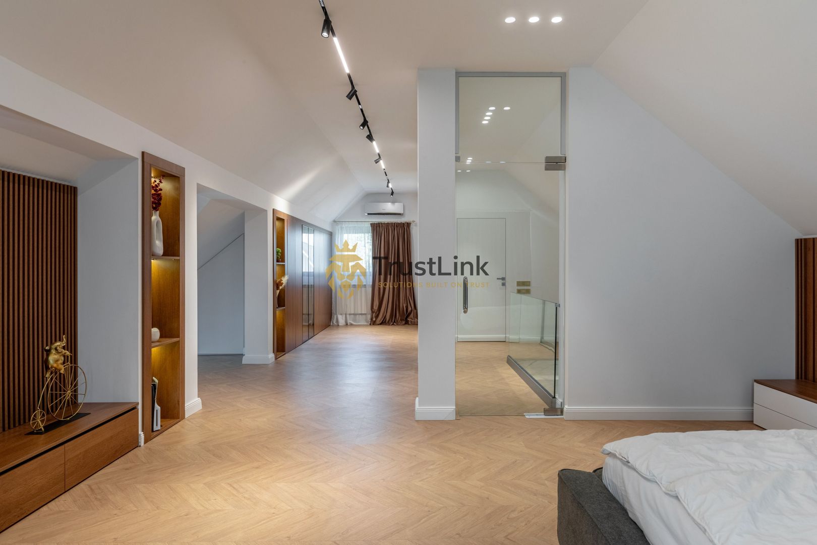 Casă premium teren 3.000 mp, livadă și zonă BBQ – Frumusani - Poză 11