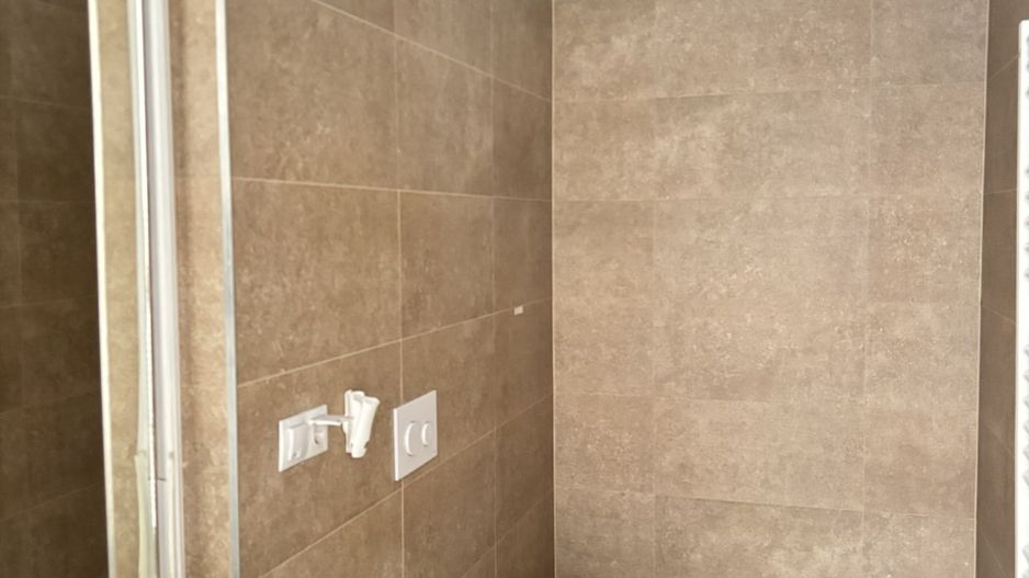 DE ÎNCHIRIAT – Spațiu comercial 102 m² – Coresi Avantgarden (Kasper) - Poză 3