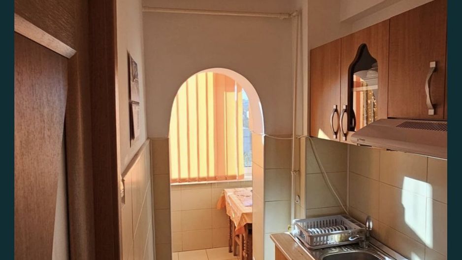 Vand garsoniera luminoasa in zona City Park Renovata, mobilata/utilata - Poză 4