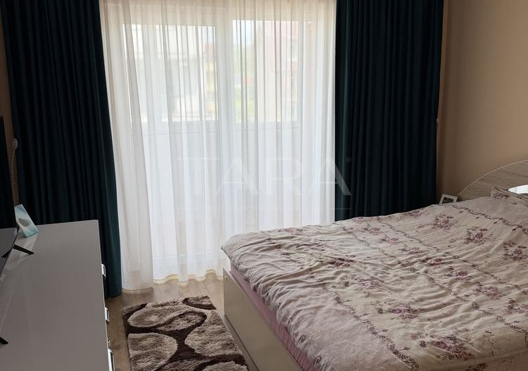 Apartament mobilat și utilat, balcon închis și parcare inclusă. - Poză 7
