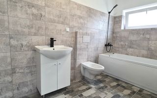 Casa 4 camere (nemobilata, neutilata) cartier Izvor Tarlungeni Brasov - Poză 5