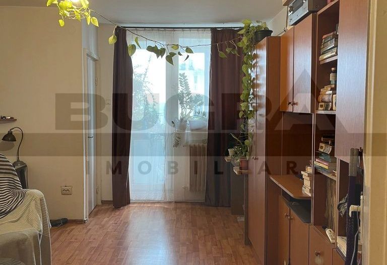 Garsoniera 28 mp, balcon, zona Detunata - Poză 1