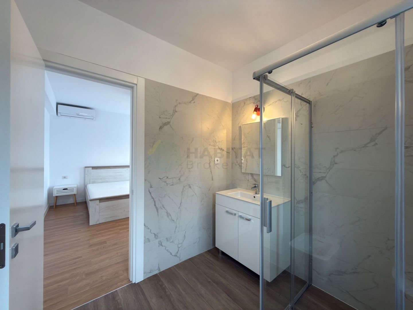 Vilă modernă cu 5 camere de închiriat în Corbeanca - Poză 23