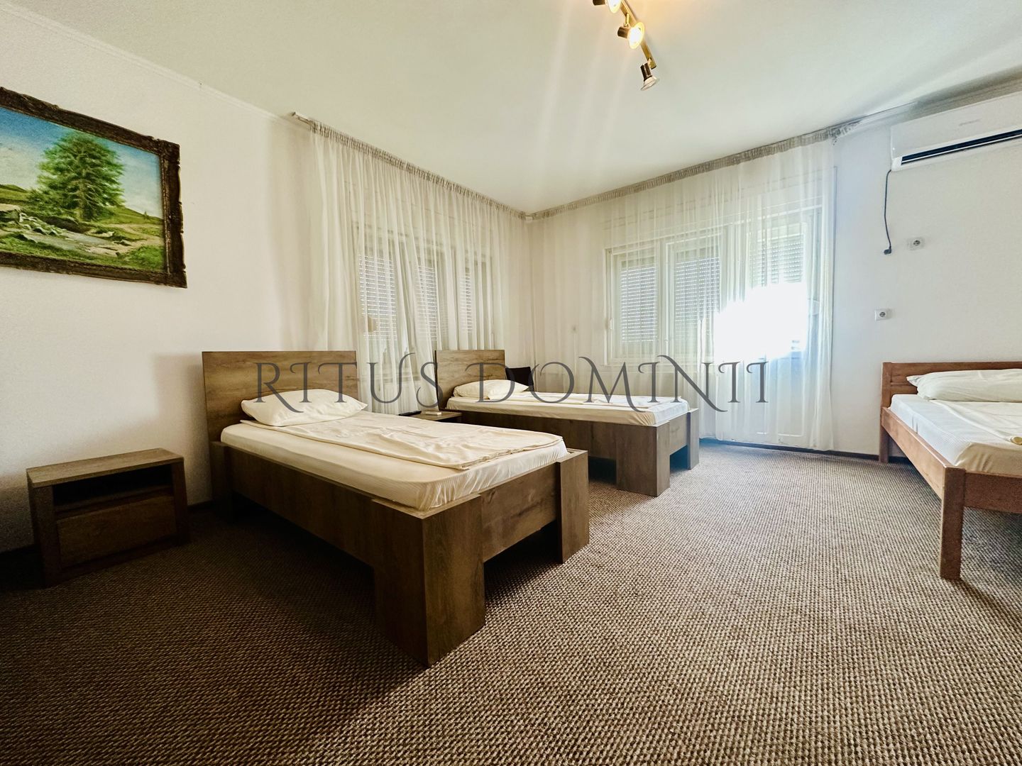 Apartament pentru 17 muncitori la Casa, Nufarul - Poză 1