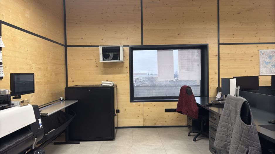 Showroom + cladire birouri | Roman/Neamt | stradal - de vanzare - Poză 8