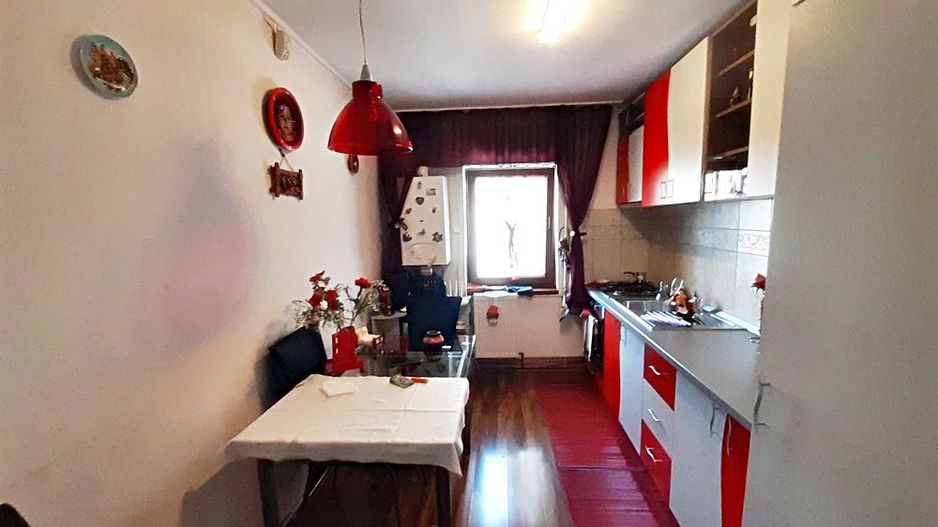 In Feldioara, la 17 Km de Brasov, apartament 2 camere, 43000 euro - Poză 7
