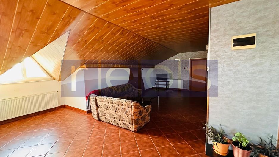 VILA DE VANZARE PE LAC | CREVEDIA | 7 CAMERE - Poză 25