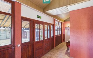 Casă renovată cu curte mare de închiriat în Rontău - Poză 9