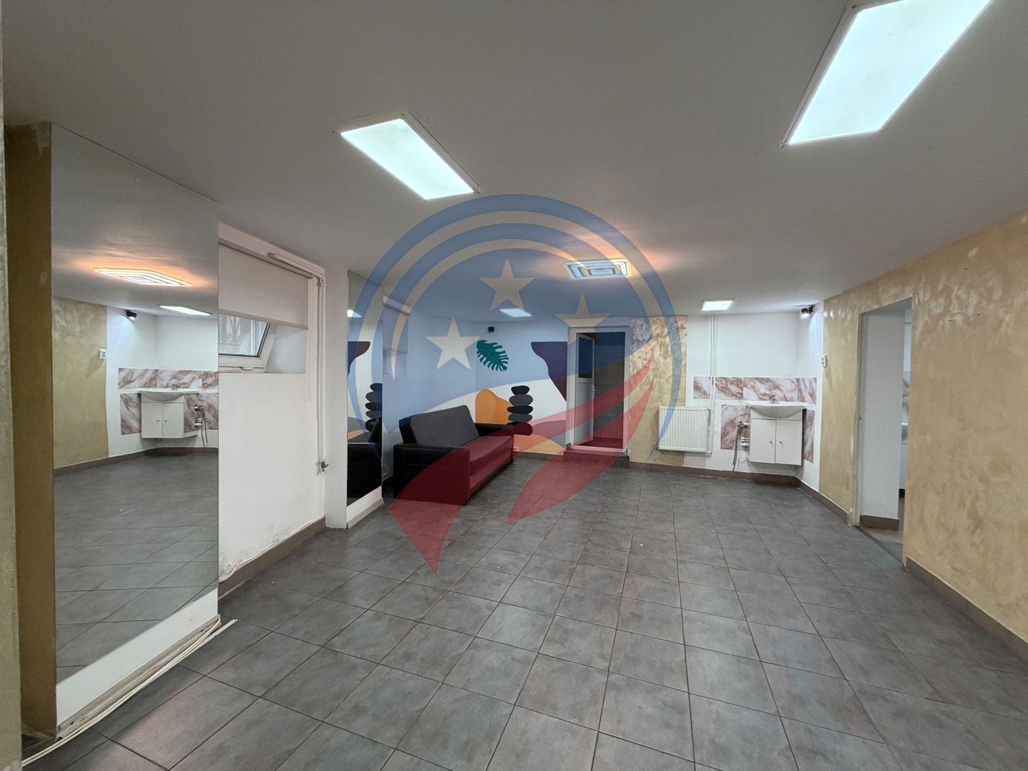Chirie spatii 50 MP stradal - Poză 1