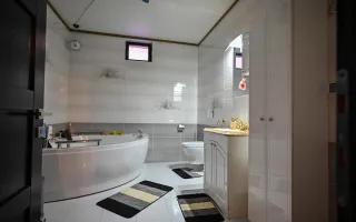 Somptuozitate in stil modern, 2 garaje, 3 terase, totul pe 1.000 mp teren - Poză 51