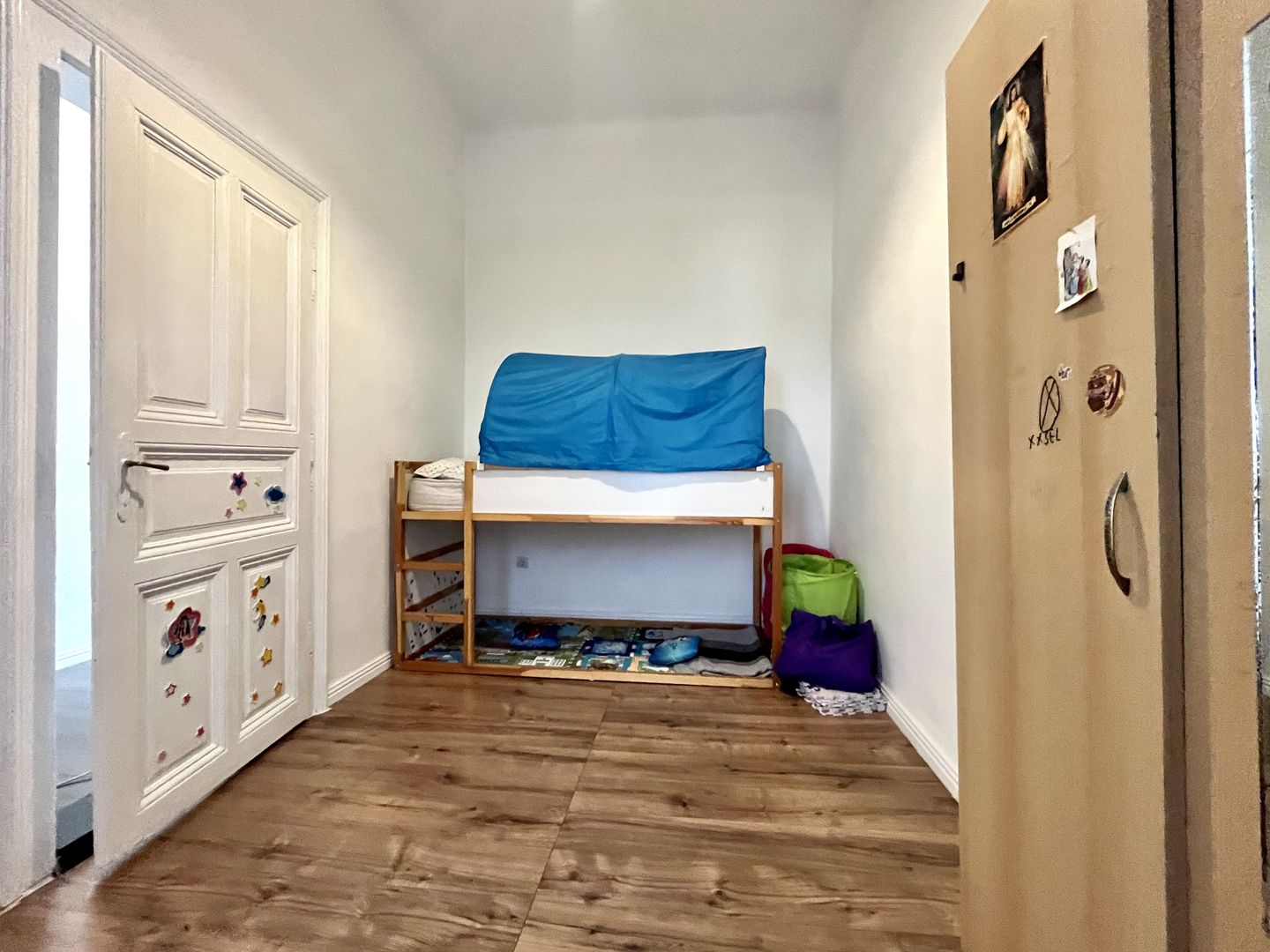 Un apartament care îți oferă orașul la un pas și vedere la Bega - Poză 11