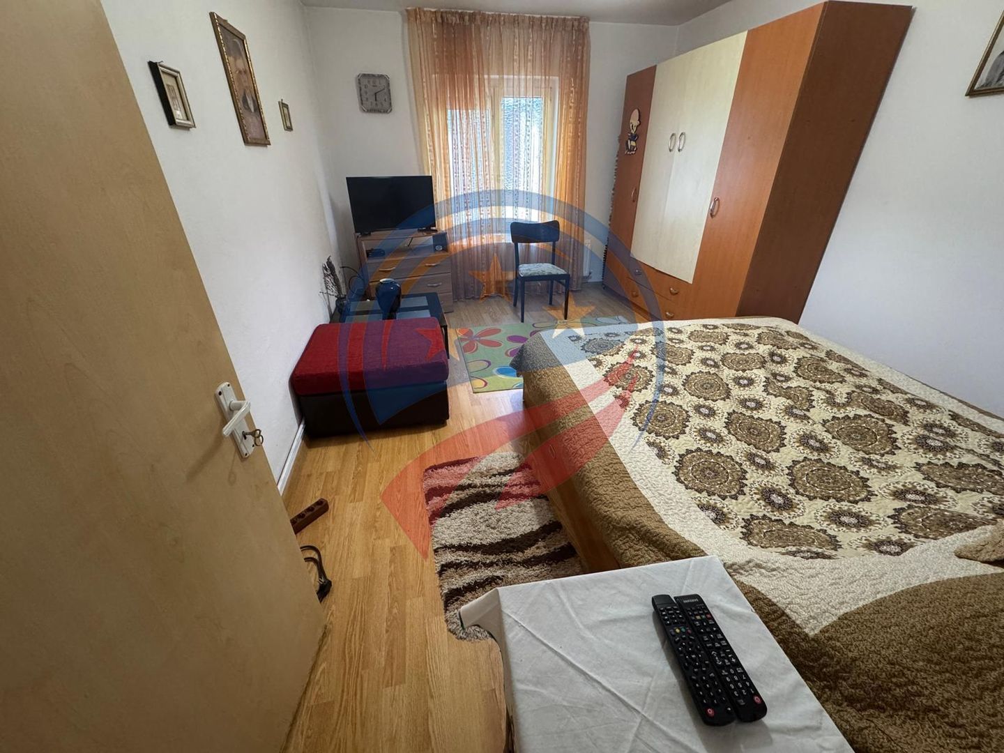 Casă cu 7 camere, în spatele stadionului - Poză 4