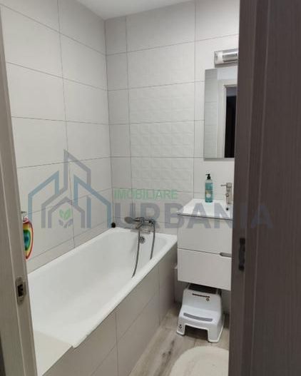 Apartament cu 2 camera decomandat - Poză 4