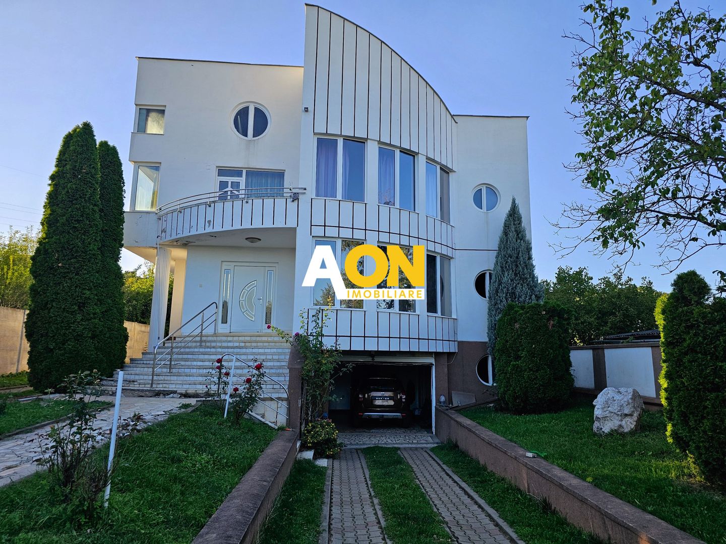 Casa 8 camere, S+P+1, teren 1377 mp, zona Schit - Poză 1