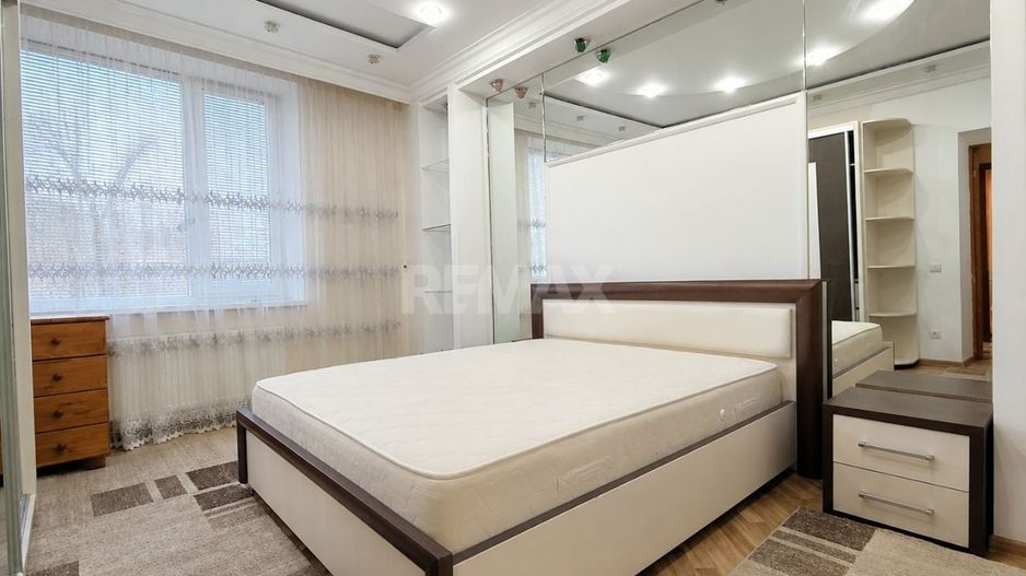Casă 210 m² cu 5 dormitoare și teren 10 ari – Euroreparație | Drochia, str. Grigore Ureche - Poză 16