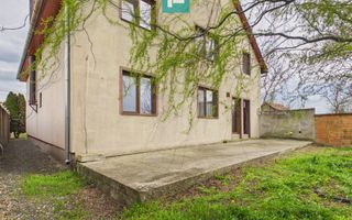 Casă spațioasă în Sântana - Poză 3