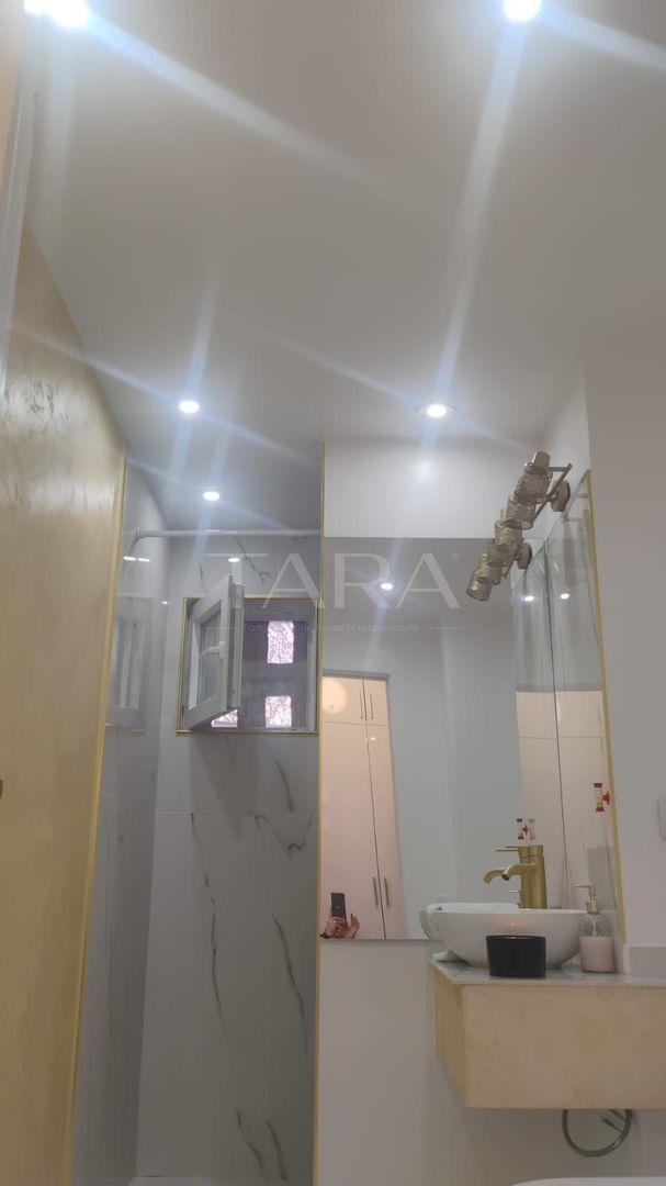 Apartament deosebit cu 3 camere decomandate, zona Campului. - Poză 8