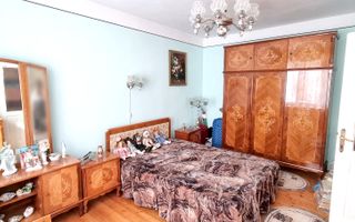 Casa pe 3 niveluri cu teren de 1900 mp in Com. Baisoara. - Poză 23