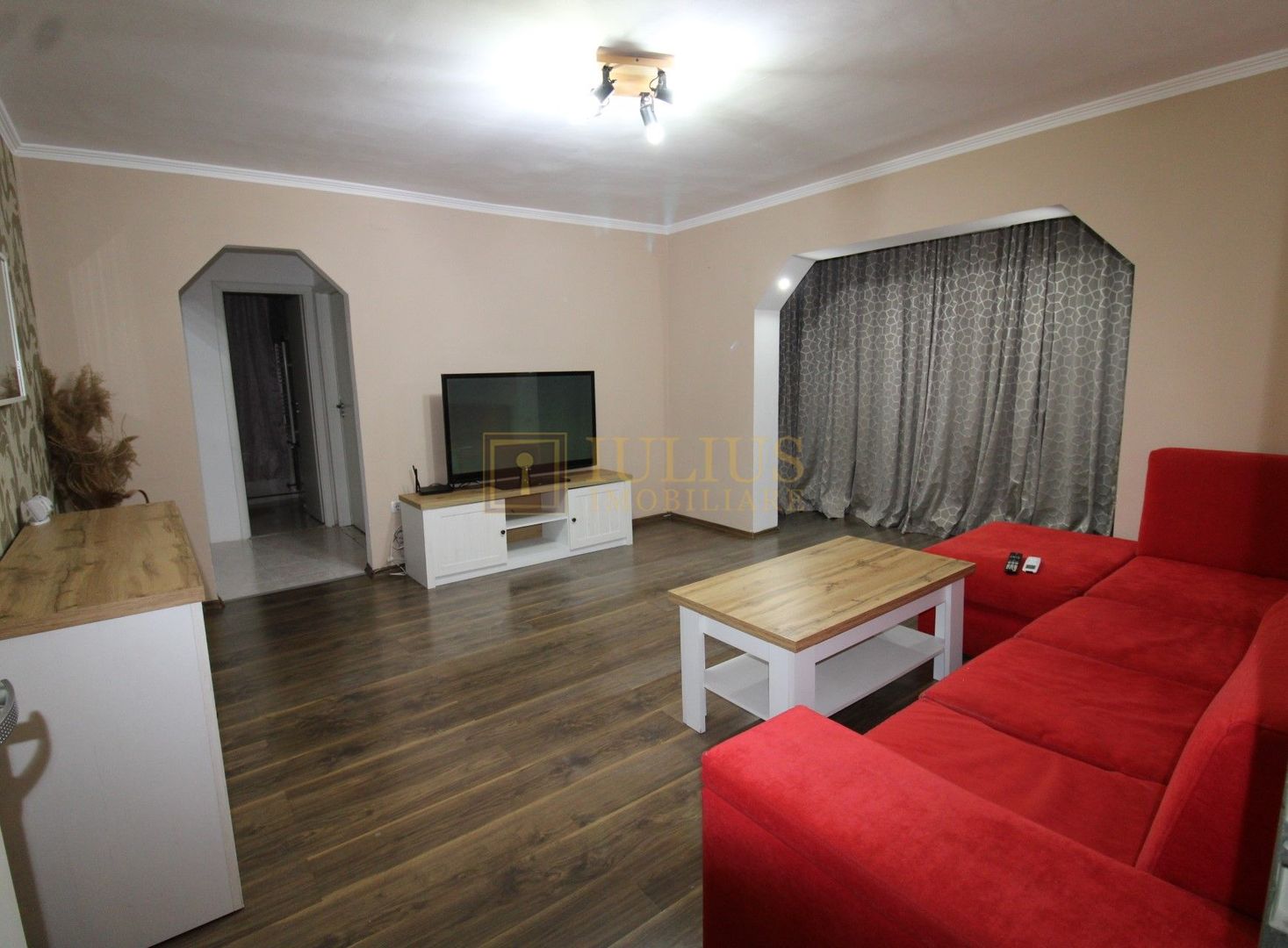 Complex, 3 camere, centrala proprie, aer condiționat. - Poză 14