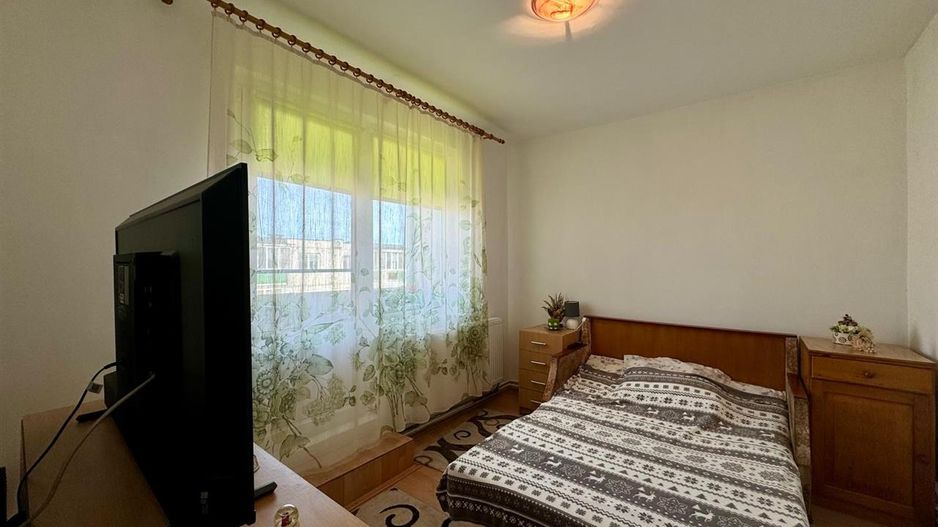 Decomandat, 2 bai, balcon, pivnita, Ungheni, Mures - Poză 3