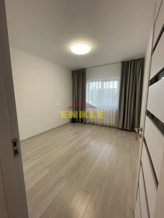 De vanzare apartament cu 3 camere, Piata mare - Poză 7