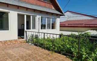 De inchiriat - casa P+1E+M - zona Port, langa liceul de Marina - Poză 1