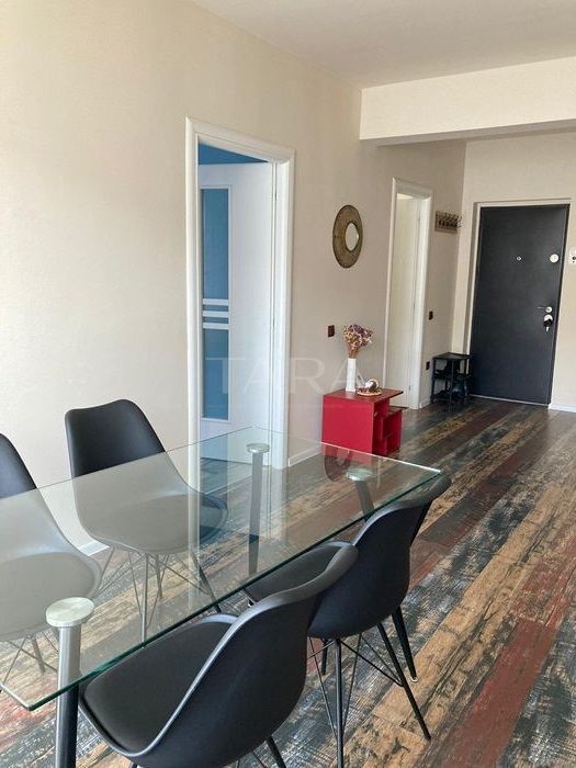 Apartament modern cu 2 camere și parcare subterană, zona VIVO. - Poză 3