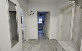 Coresi -Bloc Maurer M9, etajul 1, mobilat, parcare - Poză 5