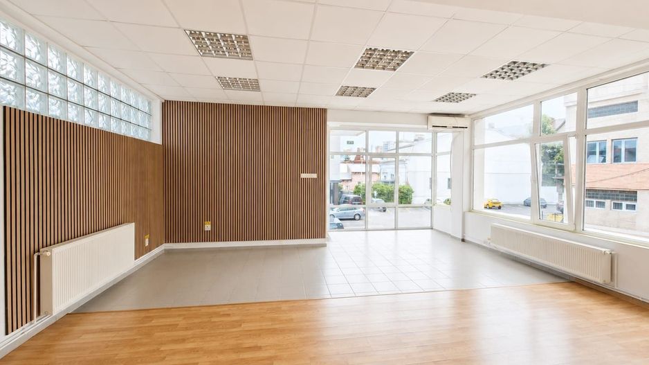 Inchiriere spatiu comercial-sala diverse Centru Pitesti - Poză 6