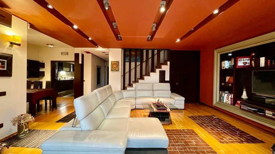 Vila 8 camere | padurea Baneasa | teren 383 mp - Poză 3
