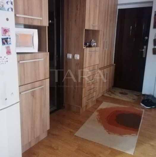 Apartament cu 3 camere, 2 balcoane și parter inalt în Florești. - Poză 6