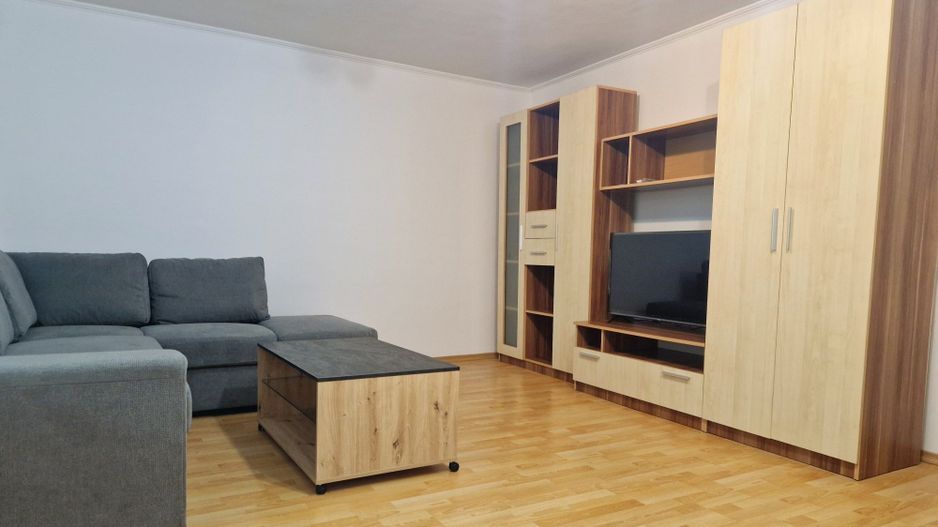 2 camere 60 mp, DECOMANDAT, 1 Mai, vila - Poză 3