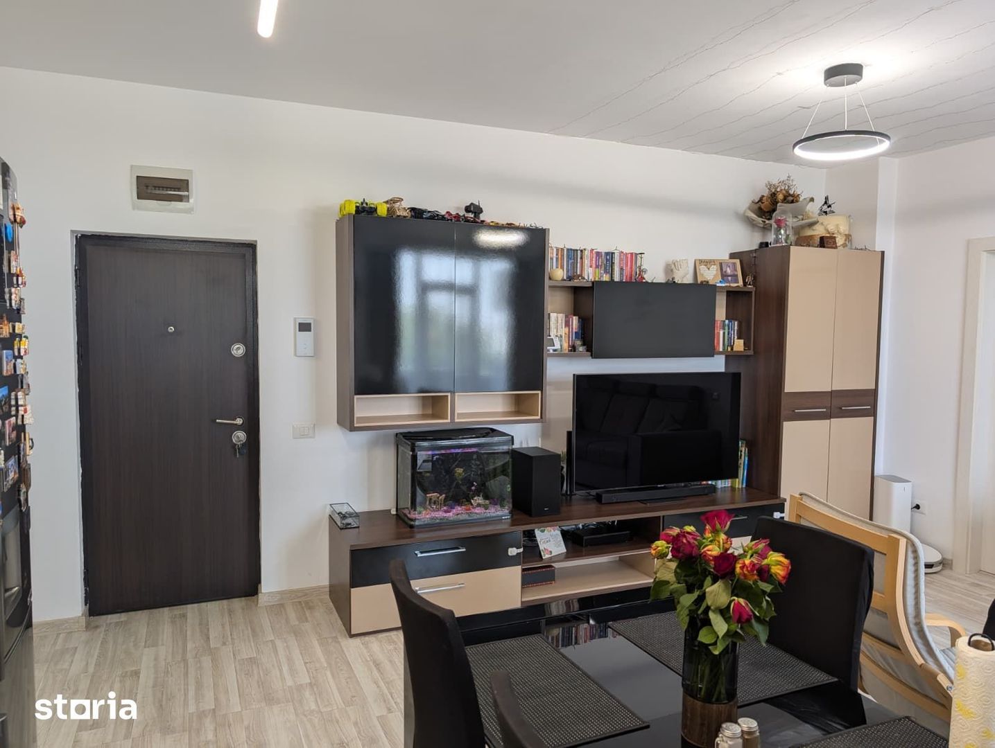 Vând apartament 3 camere, mobilat și utilat cu loc de parcare inclusă - Poză 5