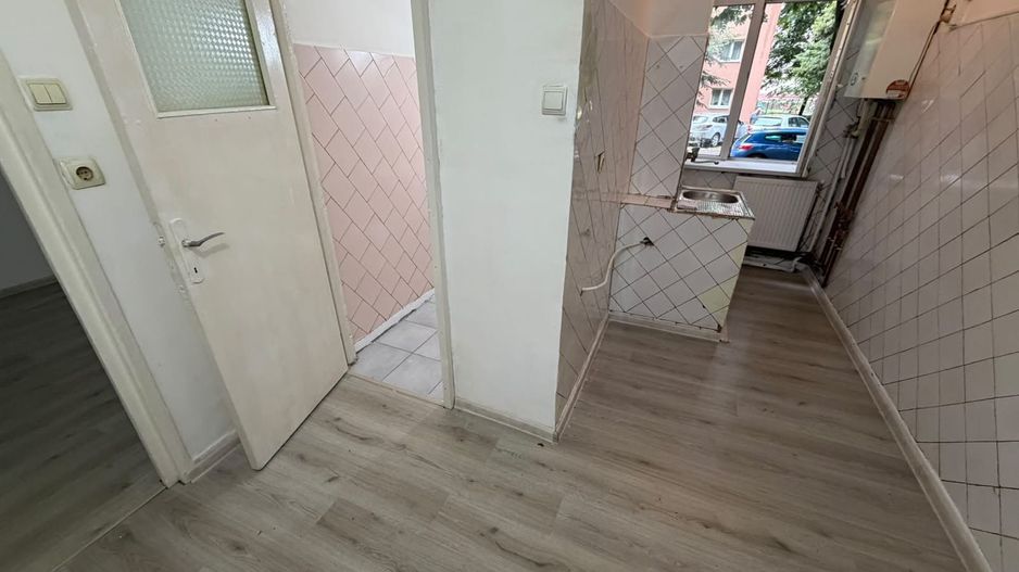 🏠 Oportunitate în Dâmbu : Apartament cu 2 camere la parter cu balcon, - Poză 3