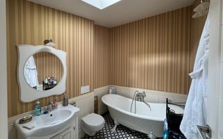 Casa pe aleea pietonala, vis-a-vis de Ceasul Electric - Poză 6