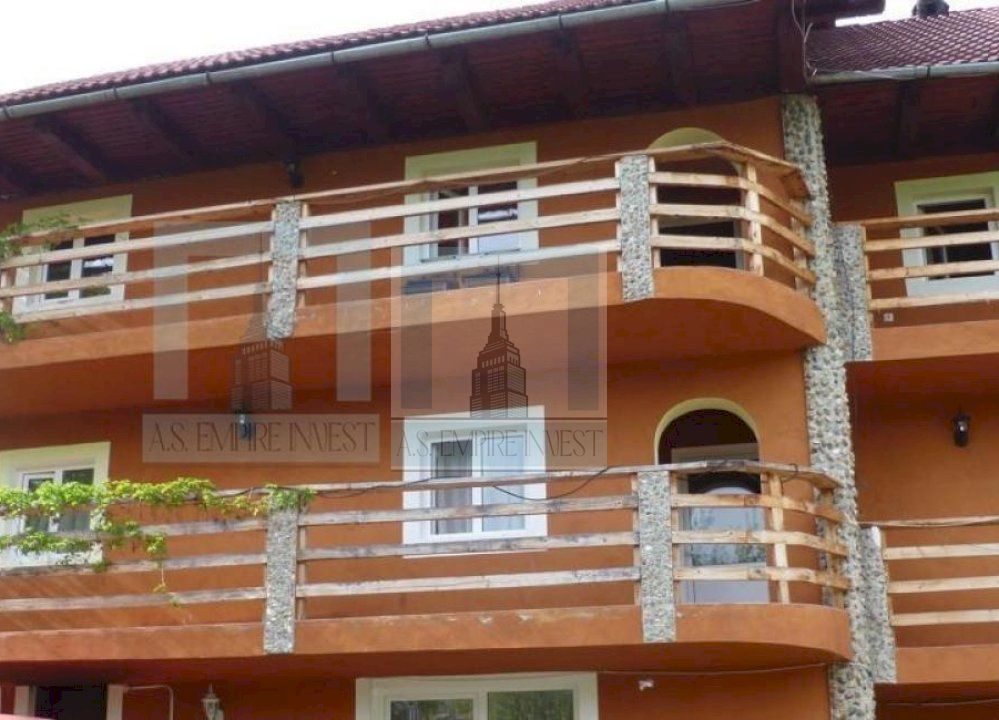 Pensiune 17 camere - zona Bran - Poză 2