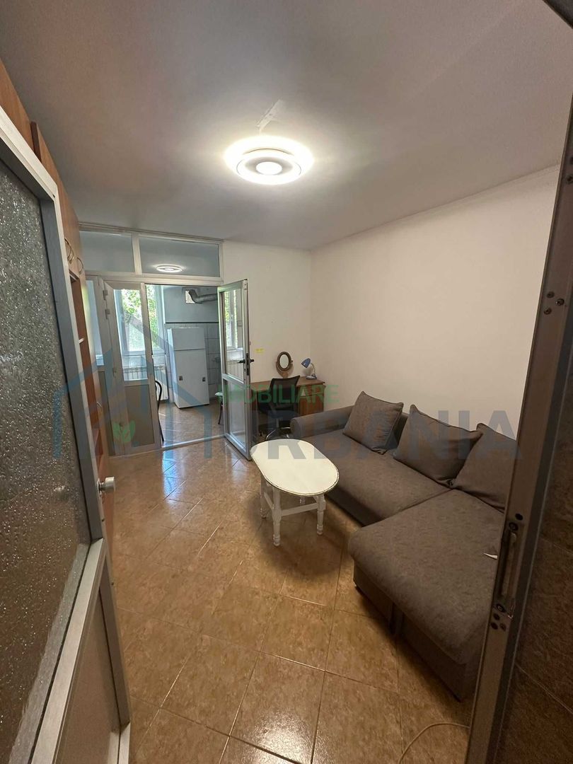 Garsonieră de închiriat în cartierul Alexandru cel Bun, zona Rond la Țigarete - Poză 4