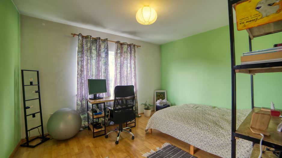 Casa complet mobilata 5 camere 3 bai curte generoasa - Poză 24