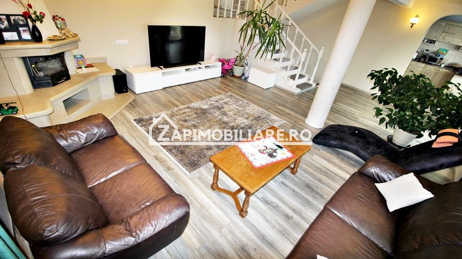 Casa D-P-E, 5 camere 200 mp,1.000 mp teren, garaj, semineu - Poză 6