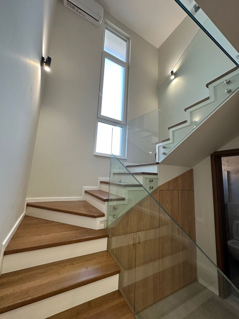 Duplex deosebit cu garaj și subsol - Poză 19