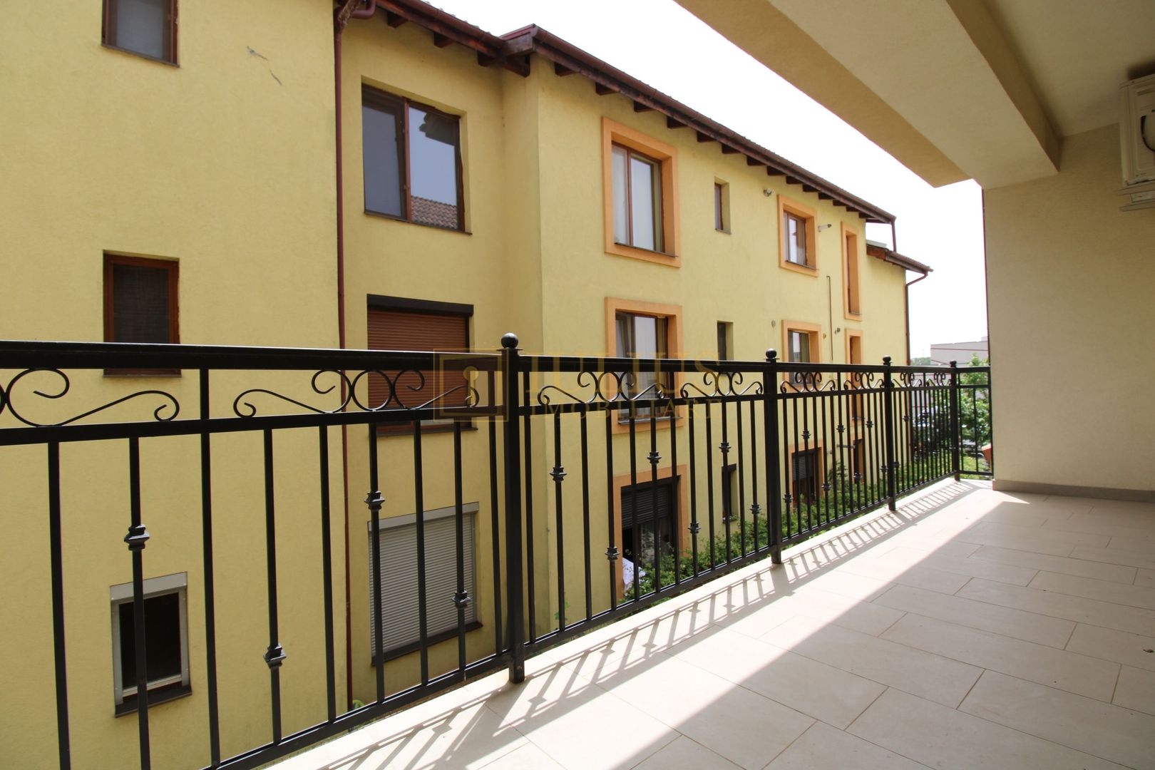 2 locuri de parcare-la intrare in Dumbravita - Poză 3