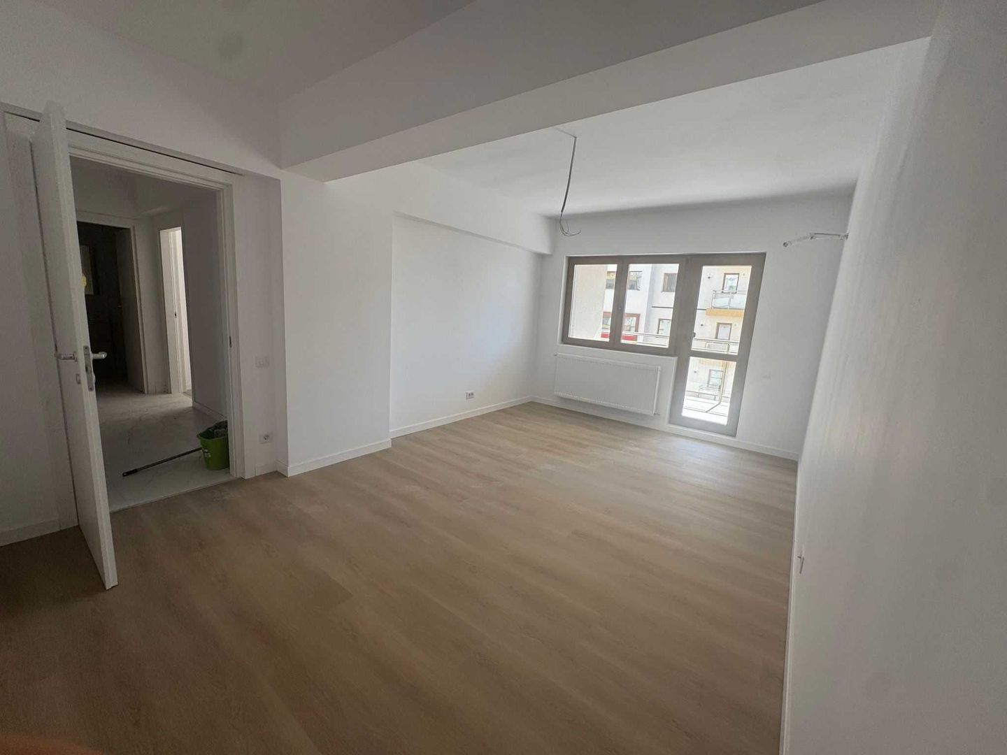 De vanzare apartament 2 camere , zona  Cartier Solar - Poză 1