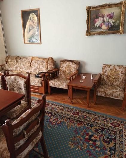 BRASADAS vinde casa cu etaj, 4 camere, central, acces cu masina. - Poză 5