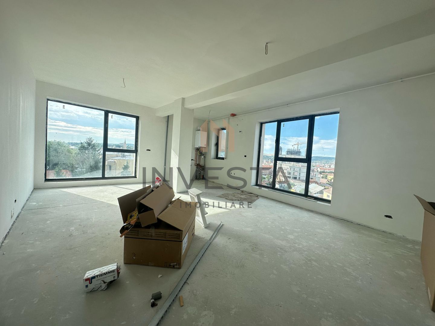 Apartament 2 camere vedere panoramica zona Piata Cipariu - Poză 1