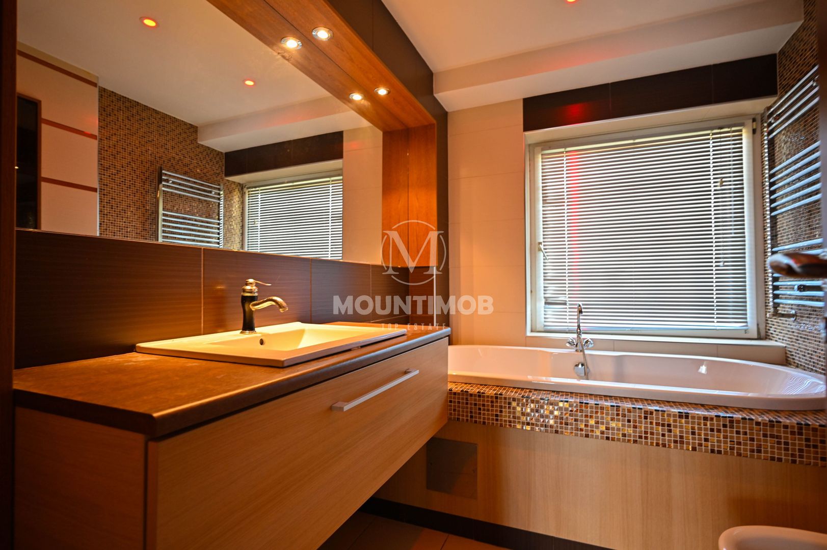 Pensiune la cheie, 13 camere, Randament ridicat, Cheile Rasnoavei - Poză 13