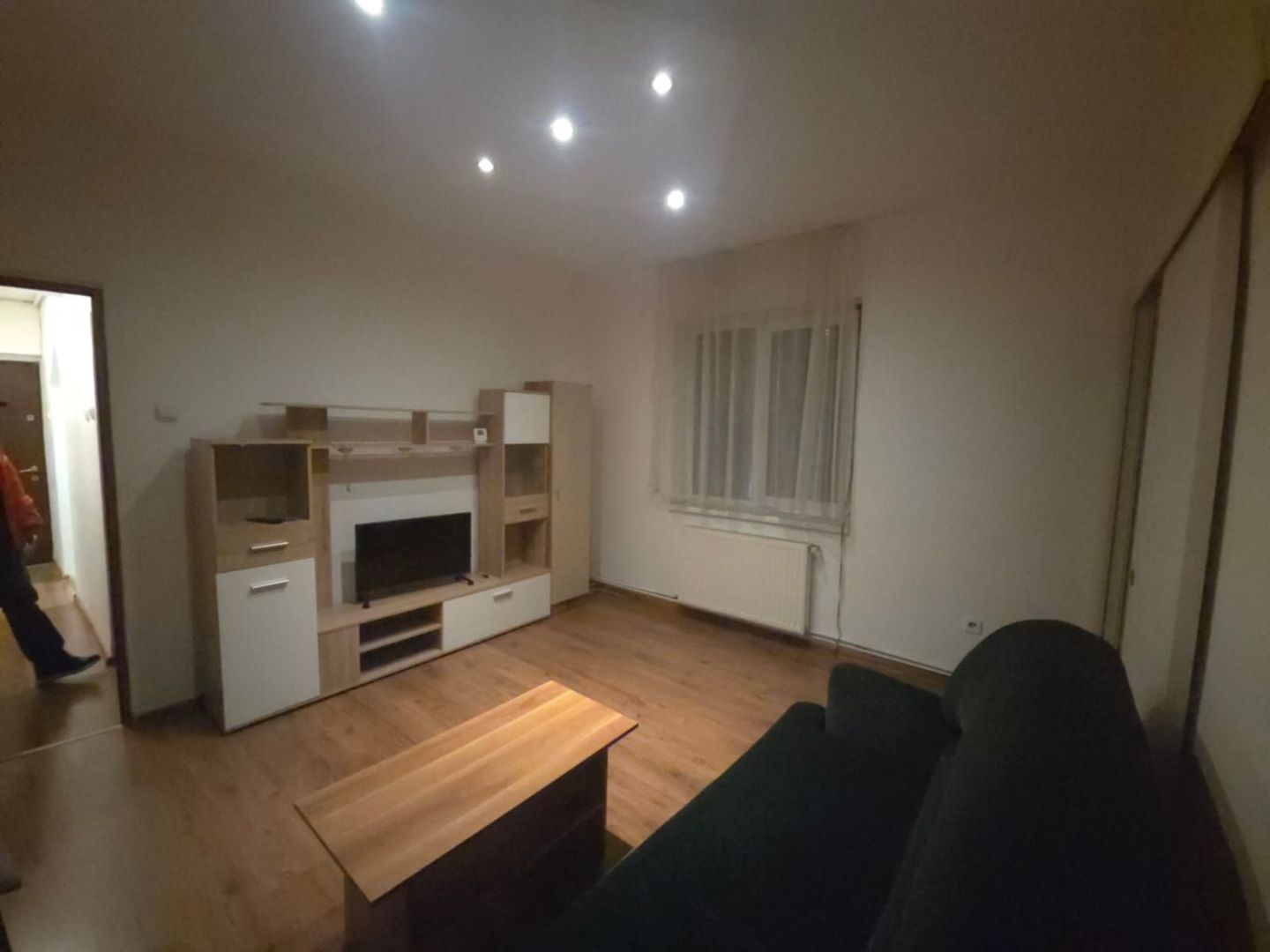 Apartament 2 camere zona Tractorul langa Piața - Poză 3